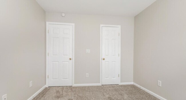 Building Photo - 1010 Great Oaks Dr