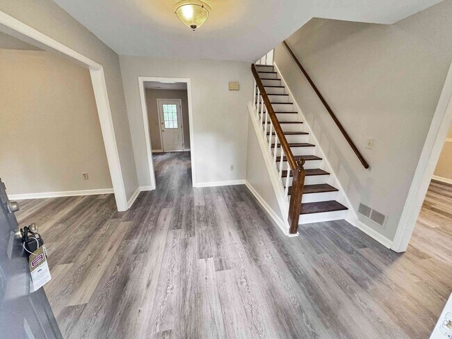 Foto del edificio - Renovated 4BR Home in Walton HS East Cobb