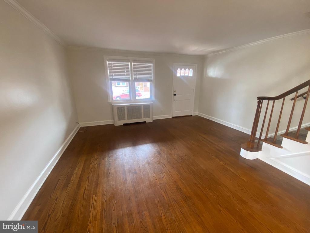 Primary Photo - 331 Hurst St