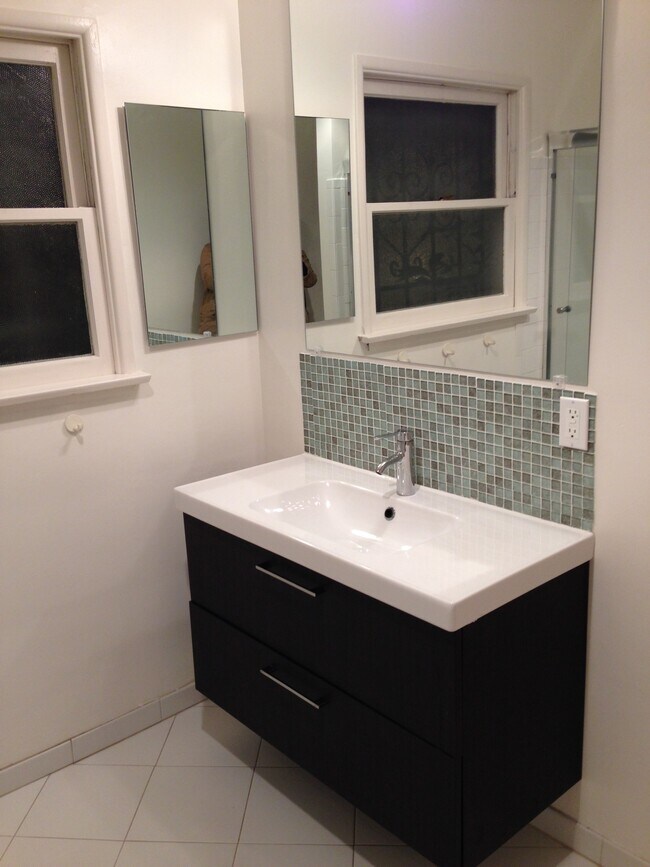 Foto del edificio - 3315 Caroline Ave