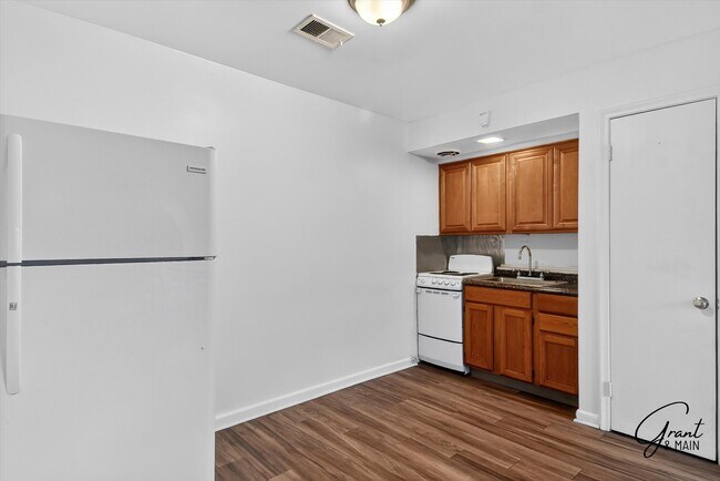 Foto del edificio - Maplewood Manor