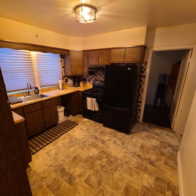 Building Photo - 359 Colvin Ave