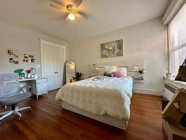 Foto del edificio - BROOKLINE 6 BED/3 BATH NEAR B.U. AVAILABLE ANY TIME FROM NOW - JAN 1ST, 2026