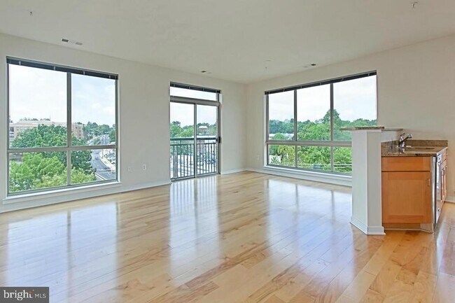 Foto del edificio - 2200 N Westmoreland St