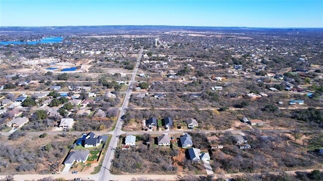 Building Photo - 111 E Hickory Dr
