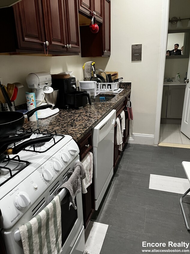 Building Photo - 58 Queensberry St