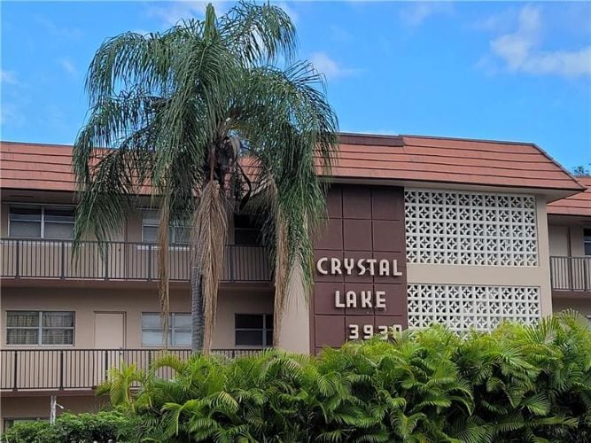 3930 Crystal Lake Dr Unit 210, Pompano Beach, FL 33064 Condo for Rent in Pompano Beach, FL