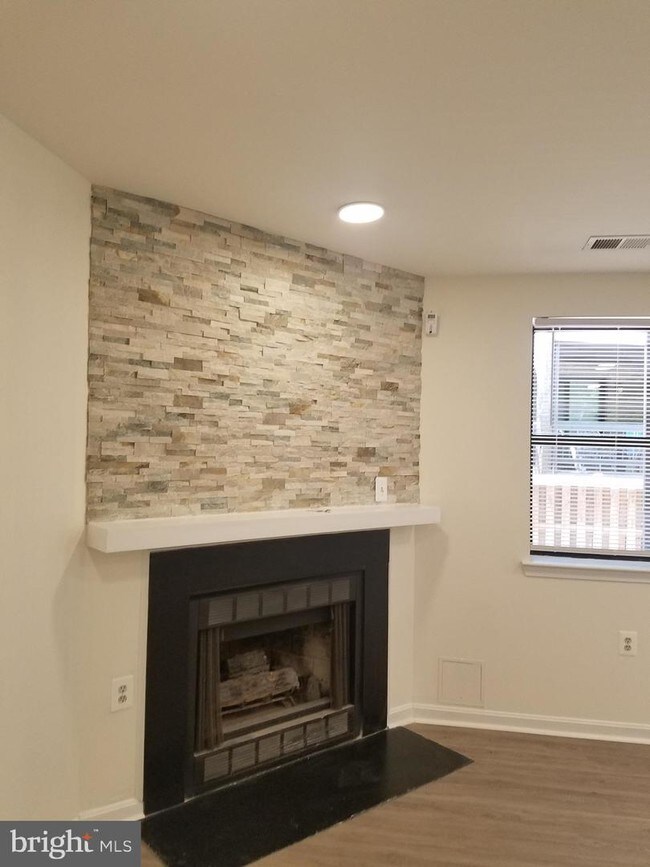 Building Photo - 3312 Banneker Dr NE