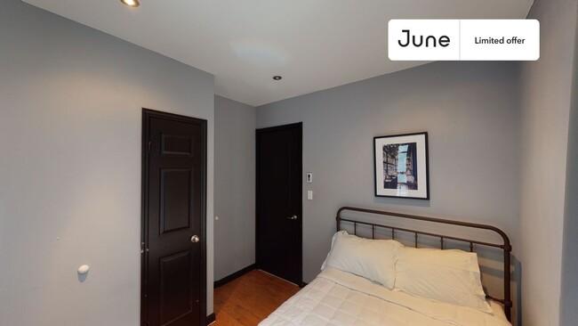 Foto del edificio - Private bedroom in 4 bed/1 bath Home