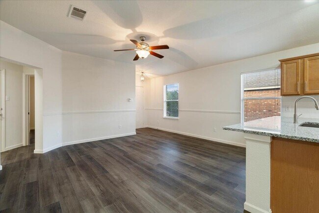 Building Photo - 1006 Gentry Dr