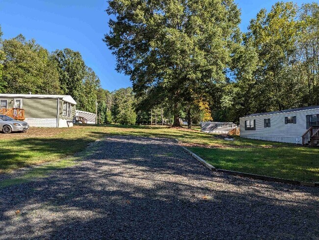 Foto del edificio - 1737 River Ridge Rd