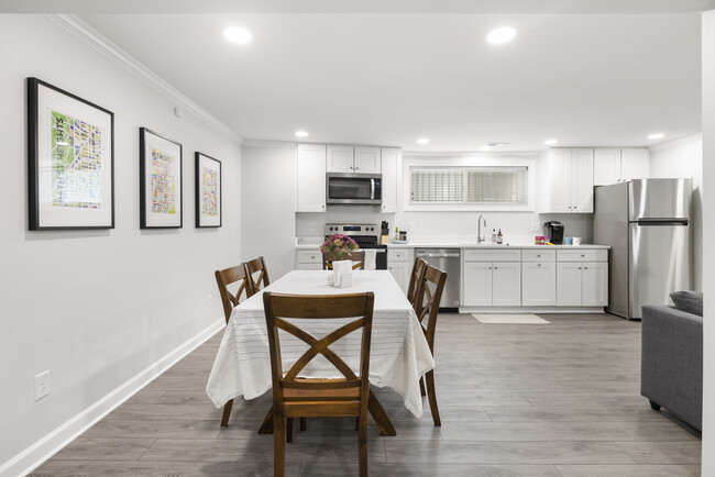 Foto del edificio - 1009 Webster St NW