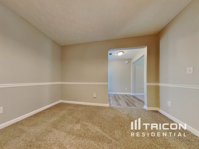 Building Photo - 523 Ashton Manor Dr