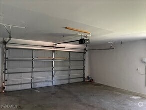 Building Photo - 531 SW 36th St