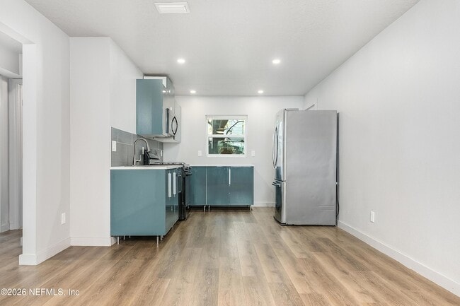 Foto del edificio - 231 E 16th St