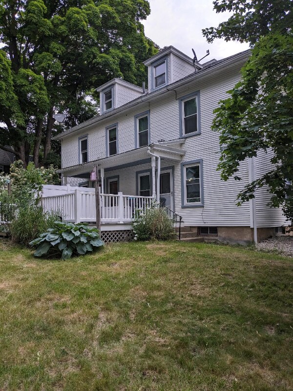 31 King St, Putnam, CT 06260 Townhome Rentals in Putnam CT