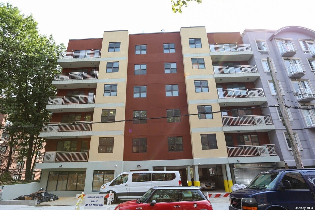 Primary Photo - 84-03 Lander St