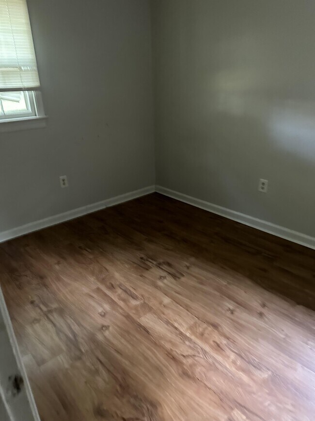 Building Photo - 159 Wildwood Dr