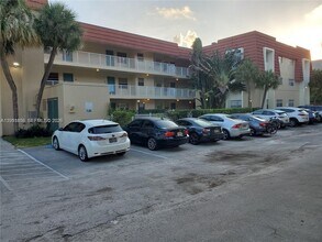 Building Photo - 1300 Moffett St