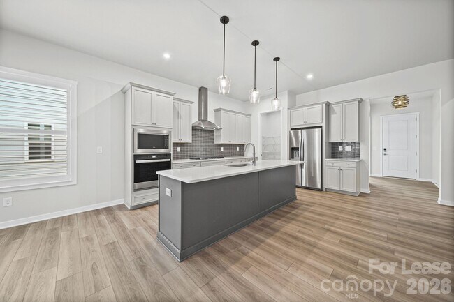 Foto del edificio - 8016 Brookbank Dr