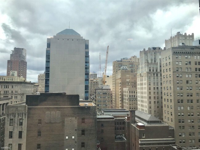 Building Photo - 1 br, 1 bath Condo - 1425 Locust Street