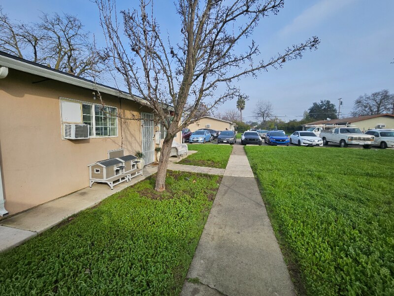 Foto del edificio - 2704 29th Ave