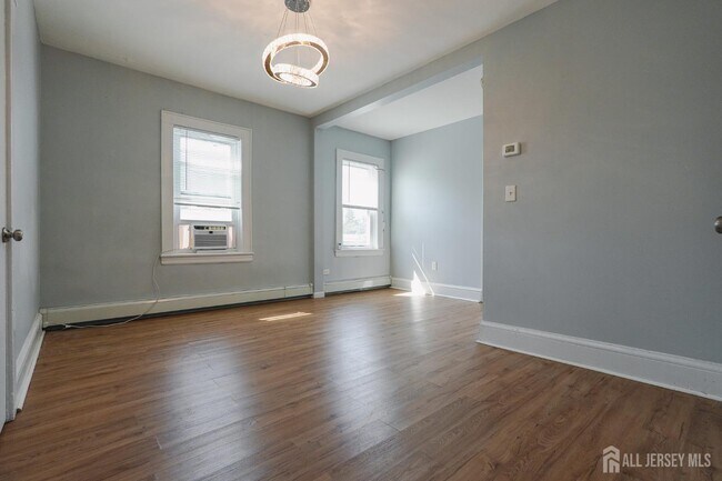 Foto del edificio - 1860 Woodbridge Ave