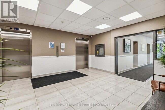 Building Photo - 21 King St