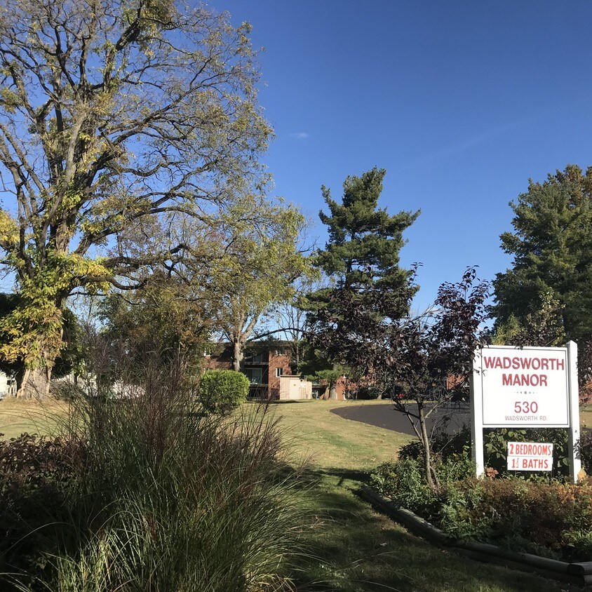Foto principal - 530 Wadsworth Rd