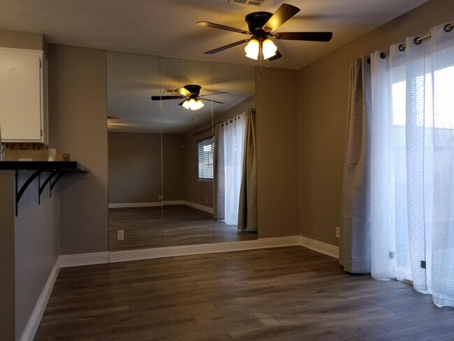 Building Photo - 6140 Meadowgrass Ln