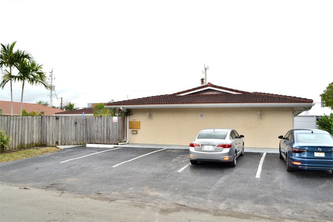 Building Photo - 4209 NE 21st Ave
