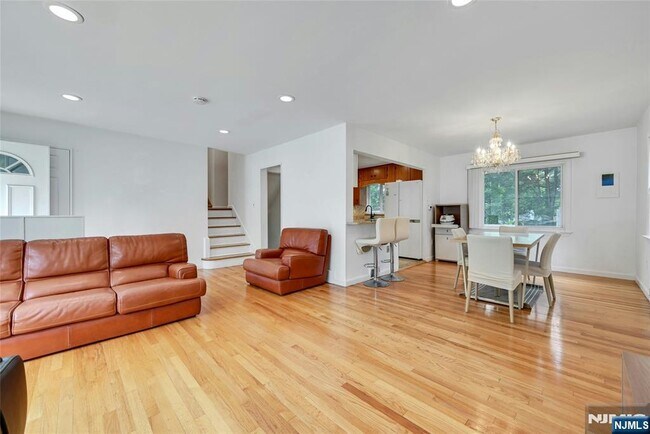 Foto del edificio - 357 11th St