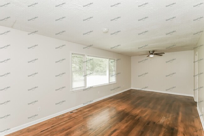 Foto del edificio - 38 Lynhaven Dr