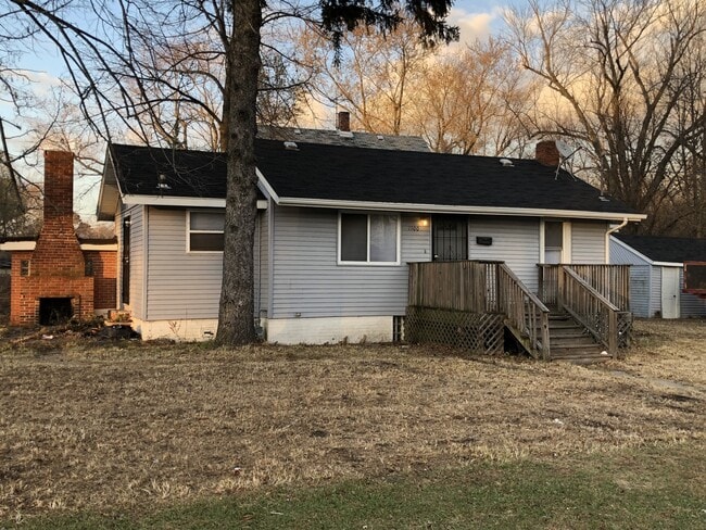 Foto del edificio - HUGE HOME WITH A TON OF SPACE!