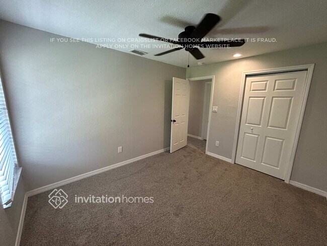 Foto del edificio - 548 Oak Creek Dr