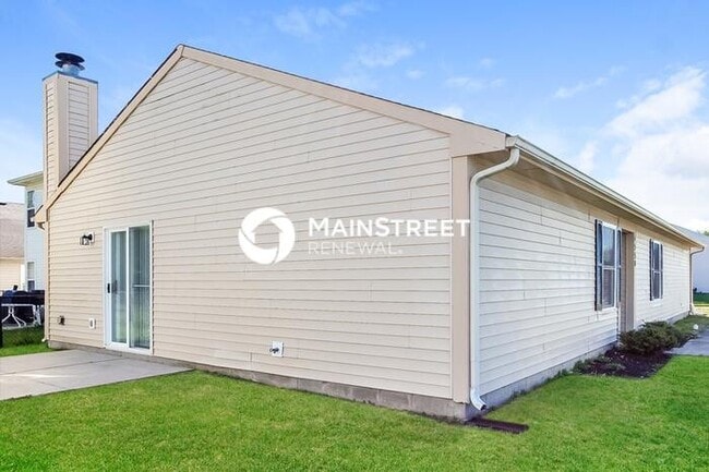 Photo - 3 Bedroom Pet-Friendly Home in Indianapolis, IN with Main Street Renewal