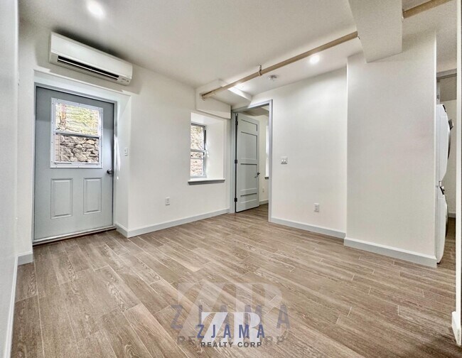 Building Photo - 64 W 107th St