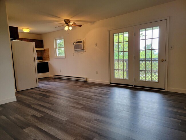 Foto del edificio - 137 E Walnut St