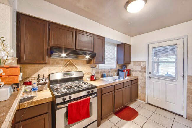 Kitchen Back - 131 Gray St