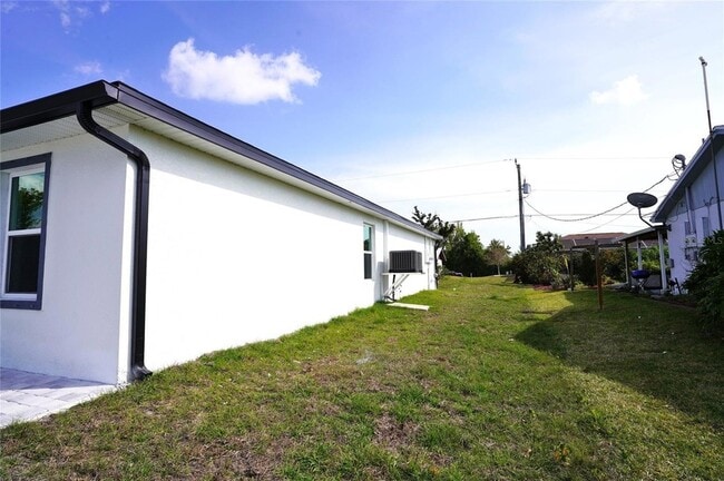 Building Photo - 11319 Poplin Ave