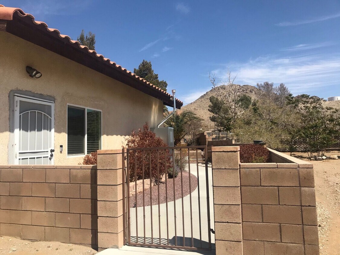 Primary Photo - GUEST HOUSE, All utilities are included wi...