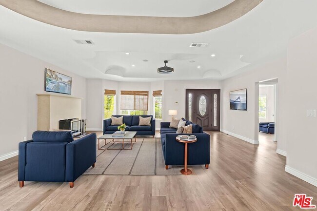 Foto del edificio - 5027 Ledge Ave