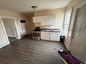 Building Photo - 416 N Barstow St