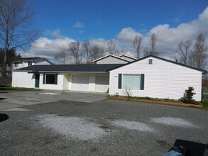 Building Photo - 2817 Undine St