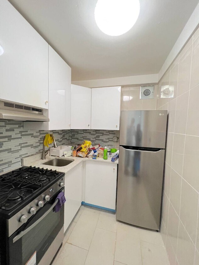 Building Photo - 50 Bayard St