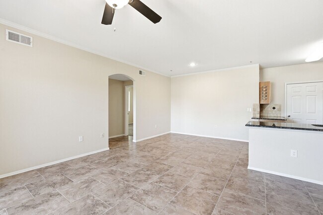 Building Photo - 5401 E Van Buren St