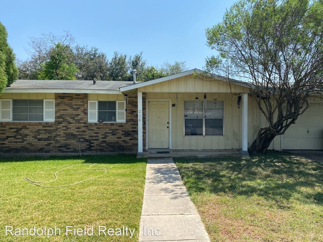 214 Hillview Dr, Universal City, TX 78148 House Rental in Universal