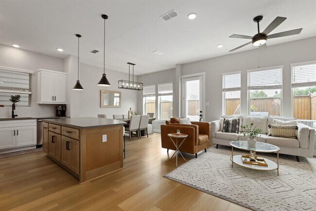 Foto del edificio - 10959 Hewitt Cliff Ln