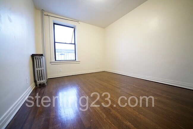 Building Photo - 2353 28th St