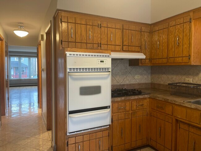 Building Photo - 5504 W 63rd Pl